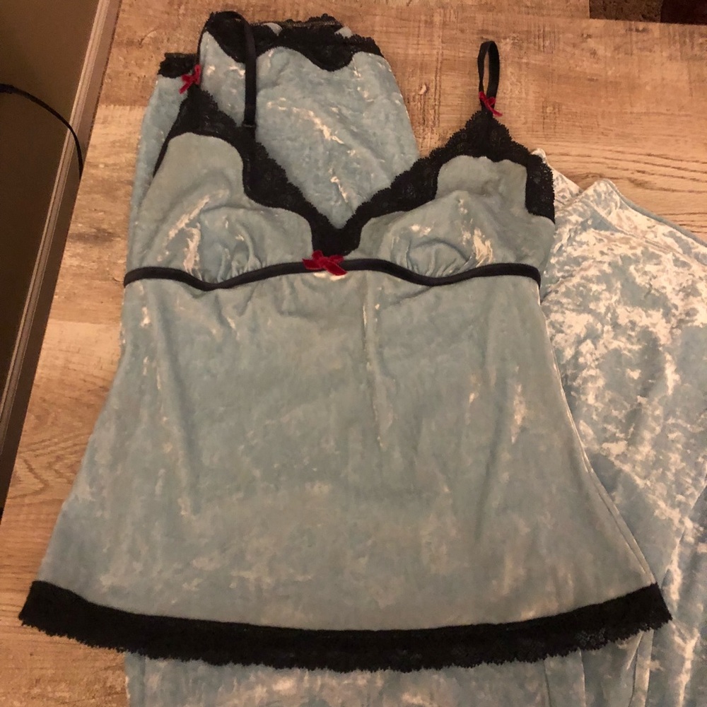 Victoria Secret Angel Collection 2 pc - Picture 2 of 4